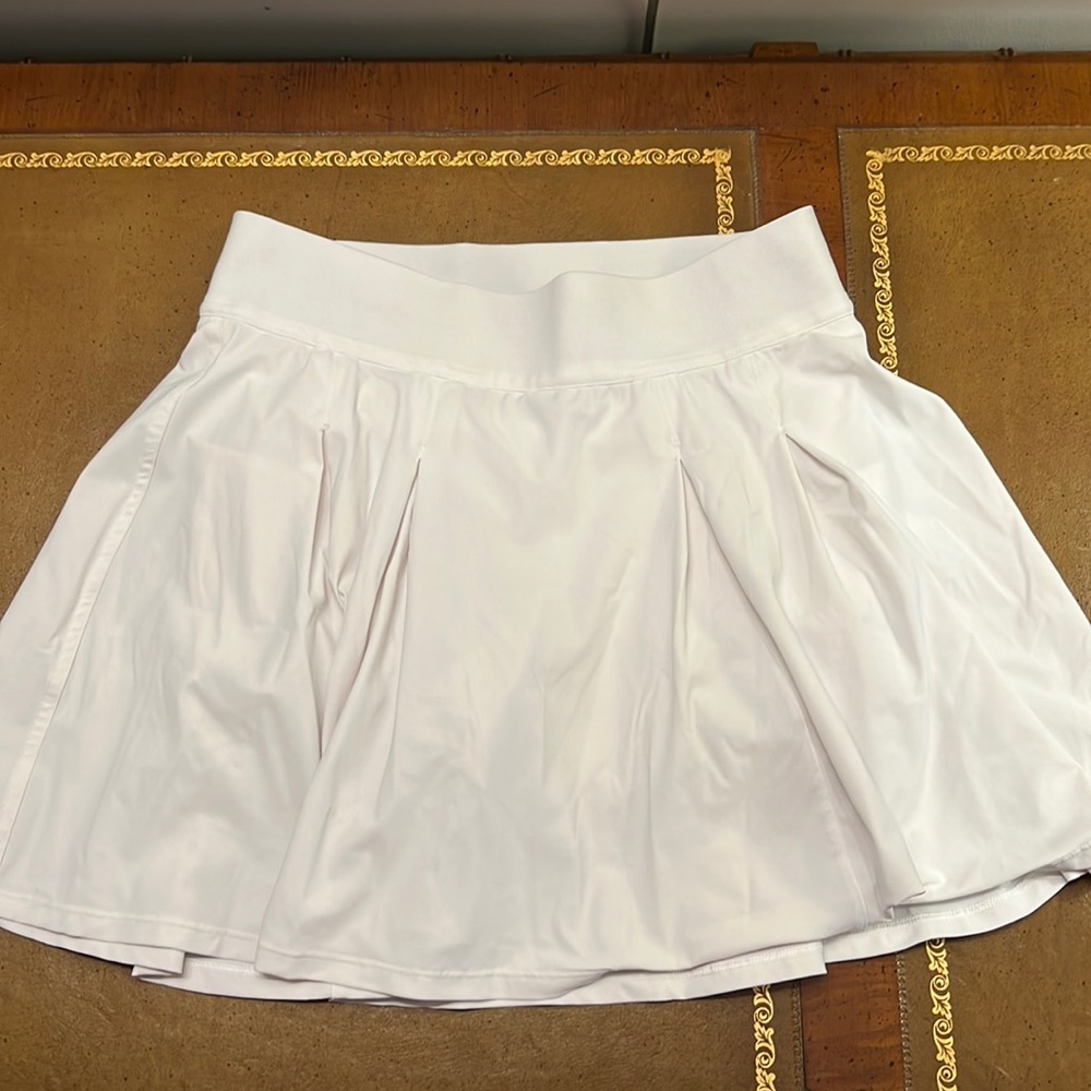 Lululemon white  tennis time skirt size 4